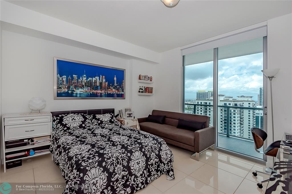 1111 Southwest 1st Avenue, Unit PH3920 Miami, FL 33130 - Photo 9 of 19