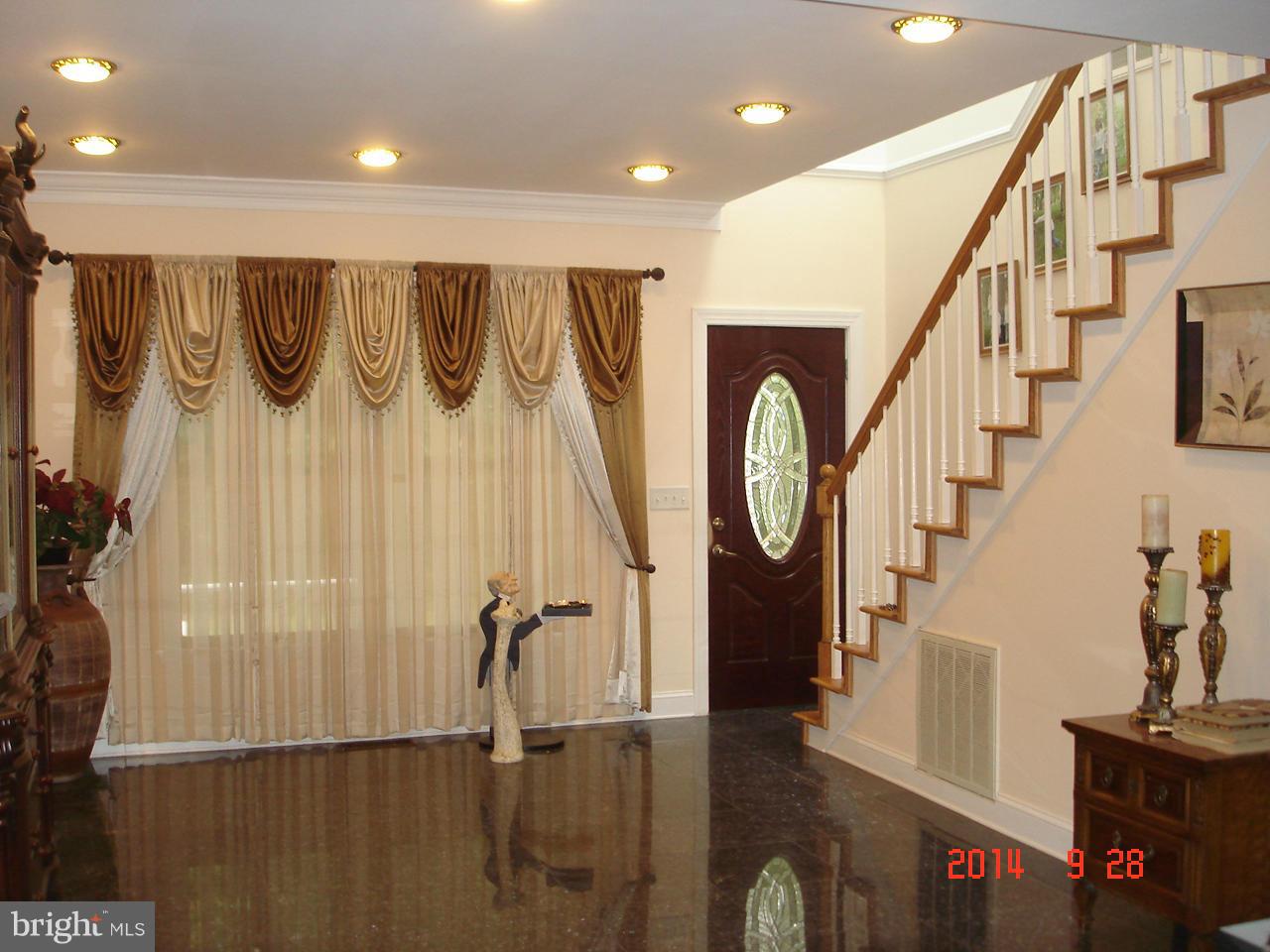 14706 Fox Chase Circle Ridgely, MD 21660 - Photo 3 of 29 Living Room