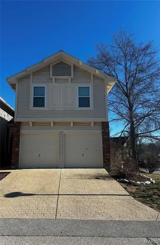 $300,000 | 1337 Stone Run Drive, Ballwin, MO 63021