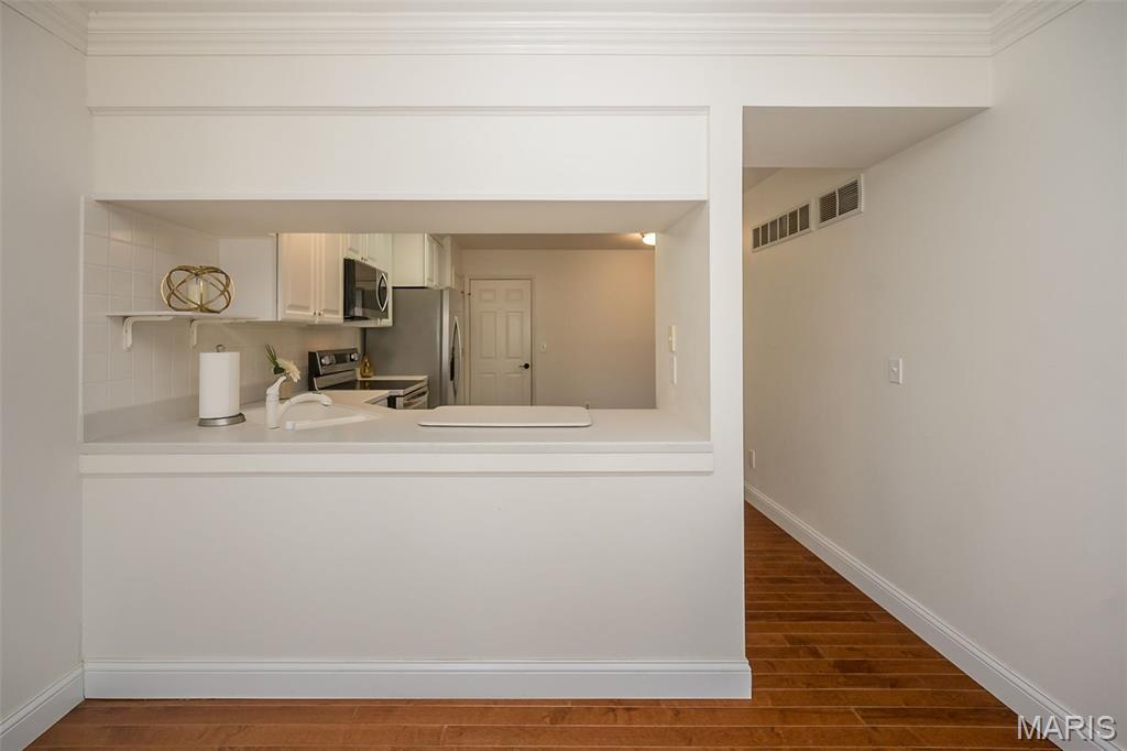 1337 Stone Run Drive Ballwin, MO 63021 - Photo 13 of 57