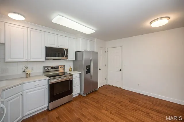 $300,000 | 1337 Stone Run Drive, Ballwin, MO 63021