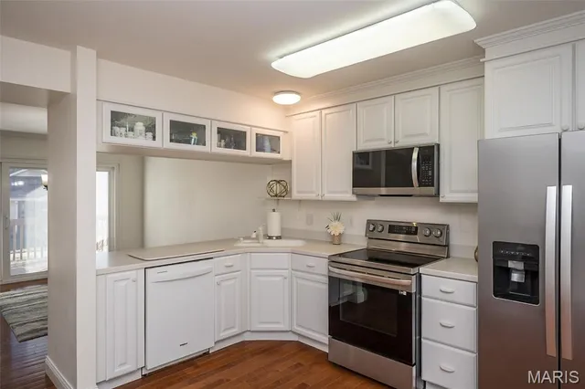 $300,000 | 1337 Stone Run Drive, Ballwin, MO 63021