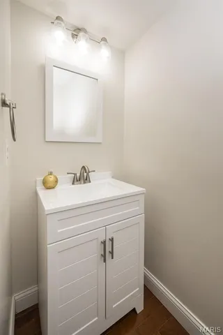 $300,000 | 1337 Stone Run Drive, Ballwin, MO 63021