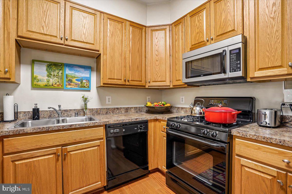 13806 Breezy Ridge Way Woodbridge, VA 22191 - Photo 17 of 42 Kitchen