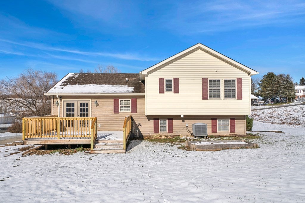 289 Whispering Pines Road Max Meadows, VA 24360 - Photo 6 of 46 Gallery Image 6