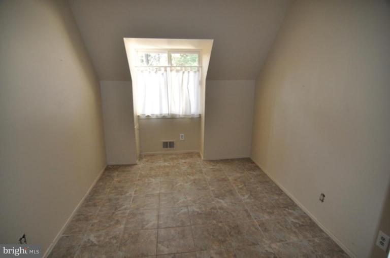 1507 Farsta Court Reston, VA 20190 - Photo 11 of 11 Bedroom #3