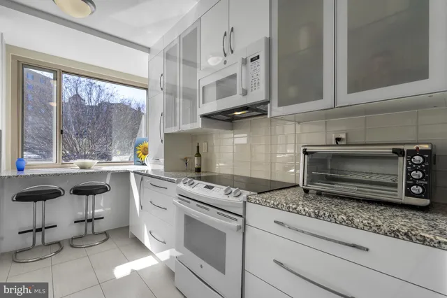 $525,000 | 4101 Cathedral Avenue Northwest, Unit 611, Washington, DC 20016