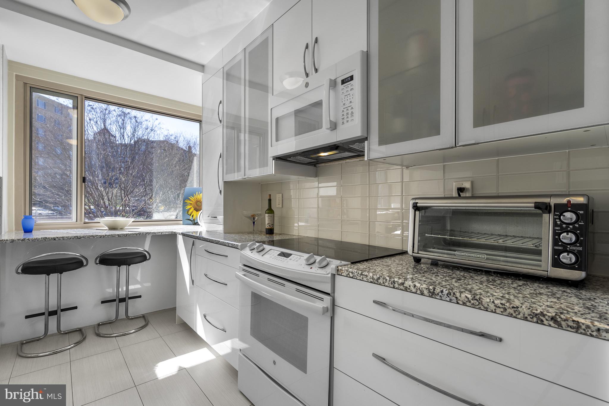 4101 Cathedral Avenue Northwest, Unit 611 Washington, DC 20016 - Photo 13 of 36