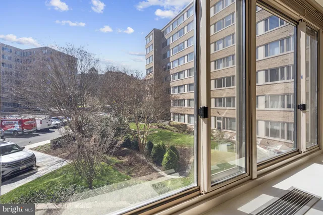 $525,000 | 4101 Cathedral Avenue Northwest, Unit 611, Washington, DC 20016