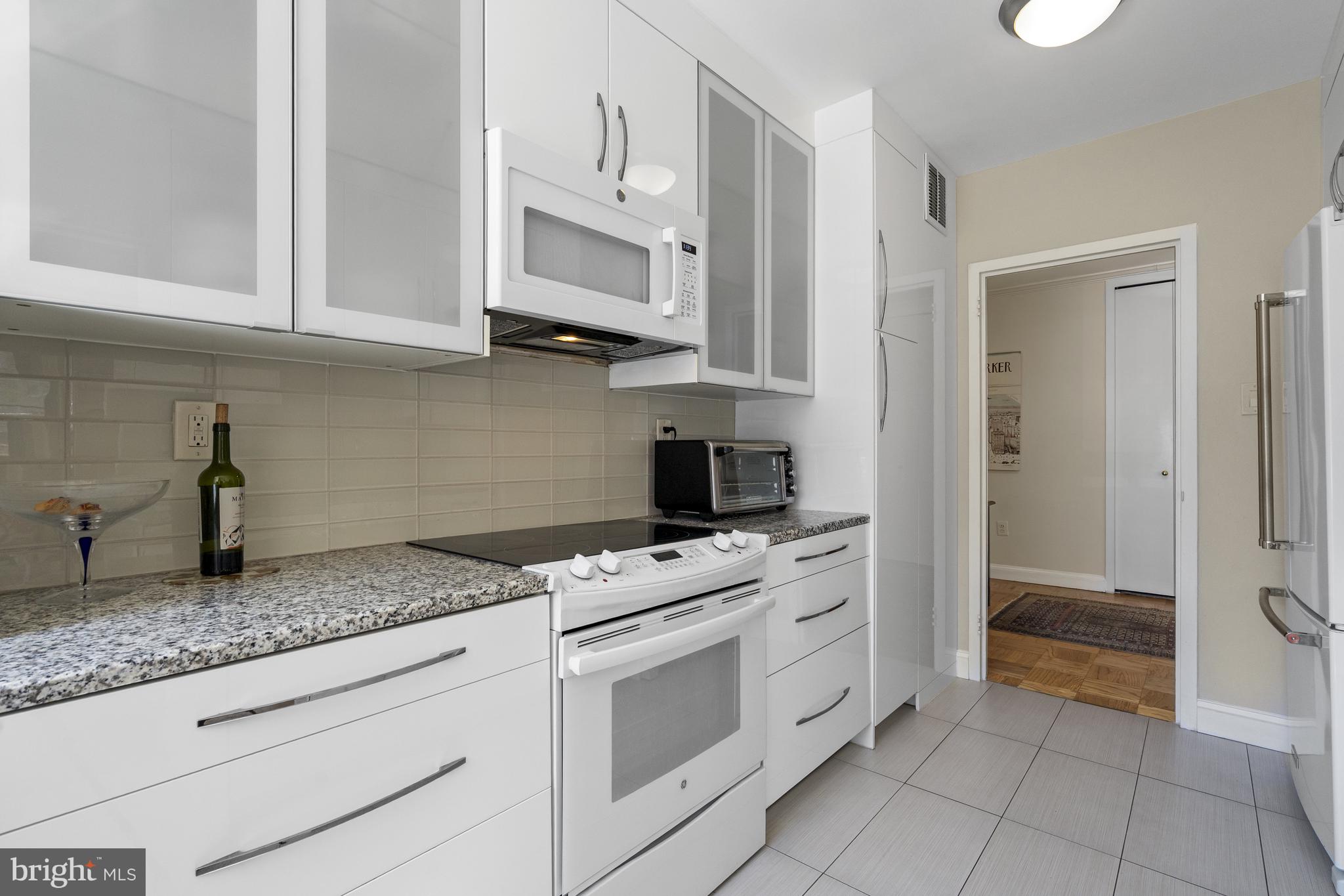 4101 Cathedral Avenue Northwest, Unit 611 Washington, DC 20016 - Photo 17 of 36