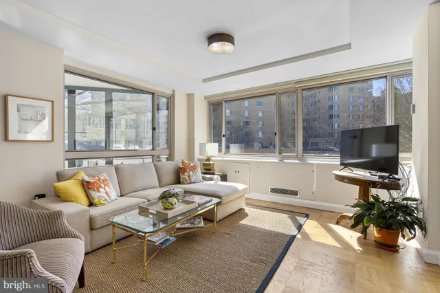 $525,000 | 4101 Cathedral Avenue Northwest, Unit 611, Washington, DC 20016