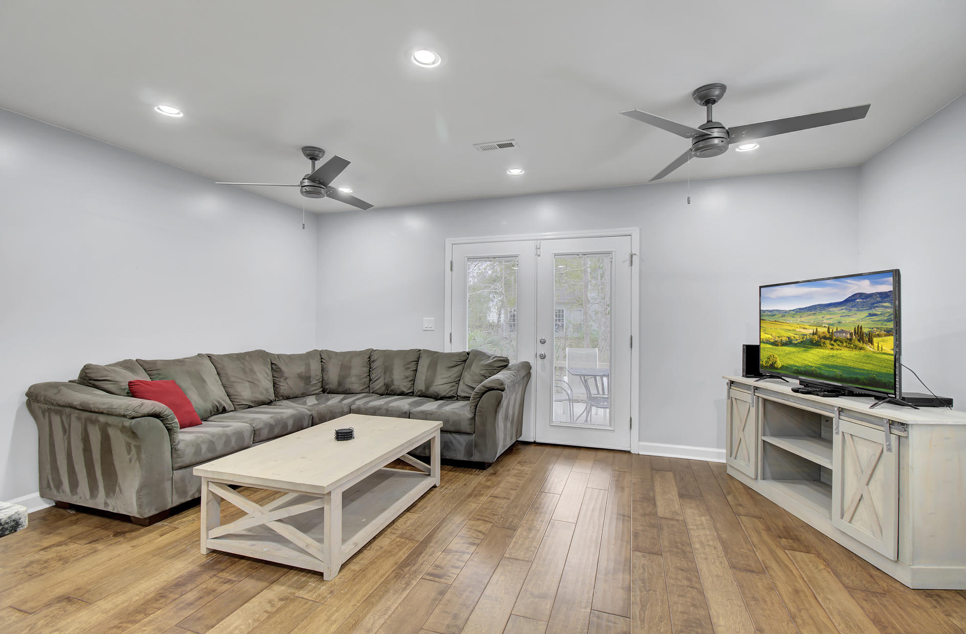 2882 Mackenzie Court Mount Pleasant, SC 29466 - Photo 6 of 27 (6)