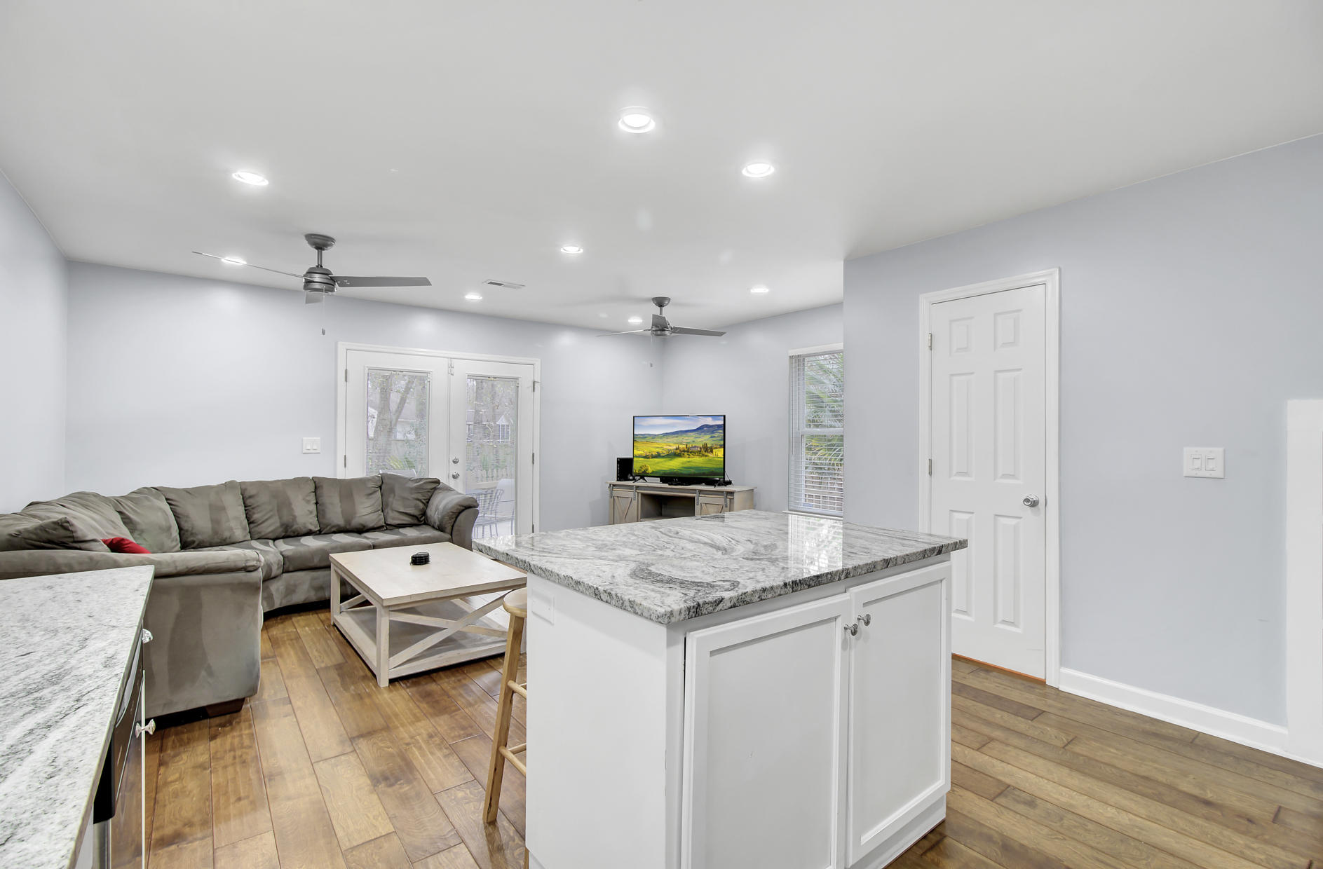 2882 Mackenzie Court Mount Pleasant, SC 29466 - Photo 10 of 27 (10)