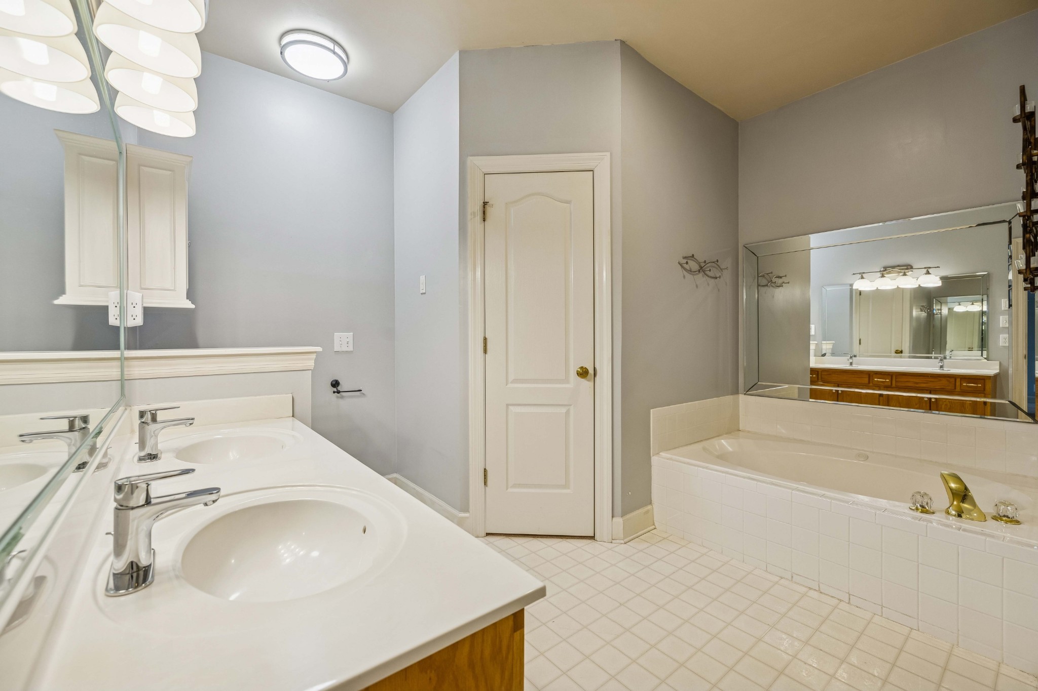 2815 Bowers Lane Murfreesboro, TN 37129 - Photo 20 of 75 a bathroom with a sink and a bathtub