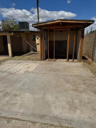 $2,300 | 3941 West Palm Lane, Phoenix, AZ 85009