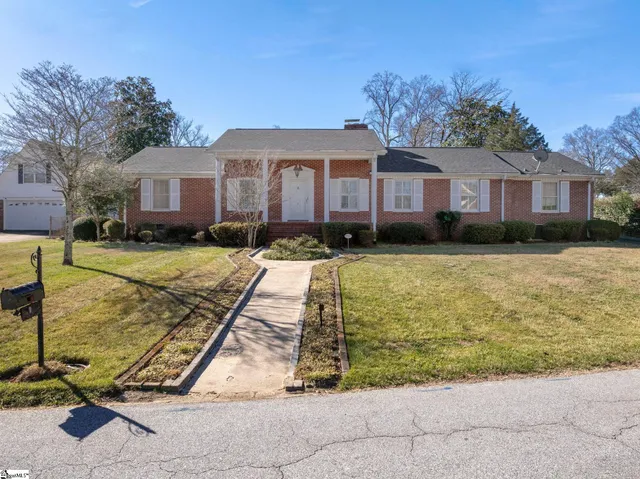 $484,900 | 2 Woodfern Circle, Greenville, SC 29615
