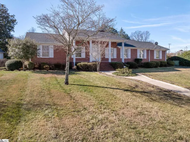 $484,900 | 2 Woodfern Circle, Greenville, SC 29615