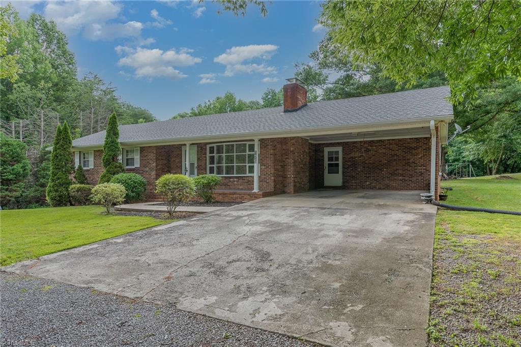 176 South Angell Road Mocksville, NC 27028 - Photo 3 of 27 Gallery Image 3