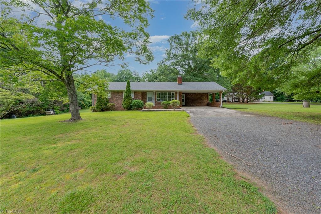 176 South Angell Road Mocksville, NC 27028 - Photo 4 of 27 Gallery Image 4