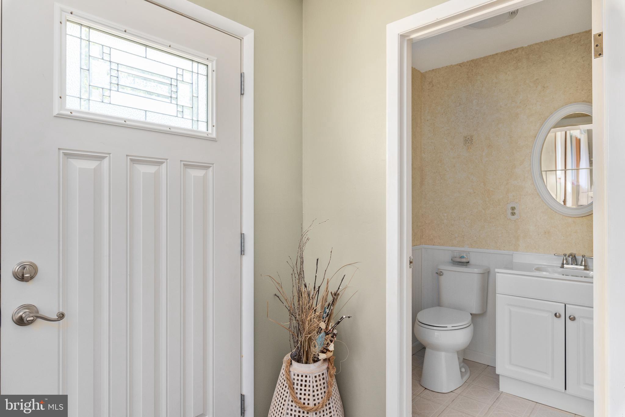 16 Severndale Road Severna Park, MD 21146 - Photo 3 of 37 Gallery Image 3