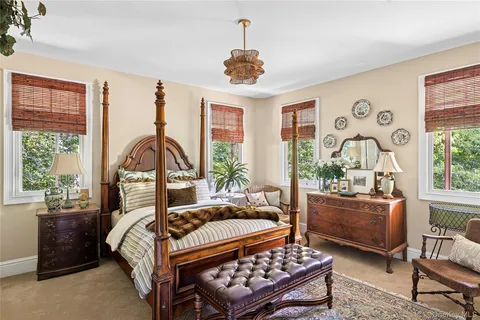 $1,795,000 | 19 Ridge Lane, Miller Place, NY 11764