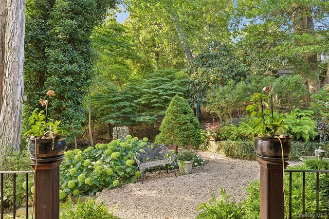 $1,795,000 | 19 Ridge Lane, Miller Place, NY 11764