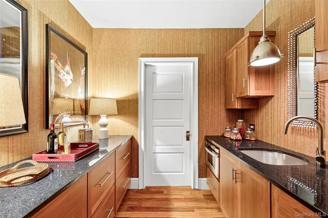 $1,795,000 | 19 Ridge Lane, Miller Place, NY 11764