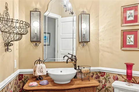 $1,795,000 | 19 Ridge Lane, Miller Place, NY 11764