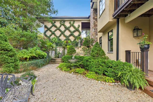 $1,795,000 | 19 Ridge Lane, Miller Place, NY 11764