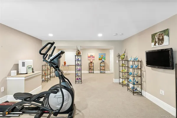 $1,795,000 | 19 Ridge Lane, Miller Place, NY 11764