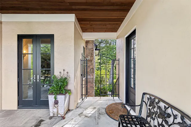 $1,795,000 | 19 Ridge Lane, Miller Place, NY 11764