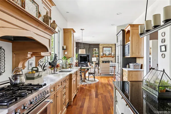 $1,795,000 | 19 Ridge Lane, Miller Place, NY 11764