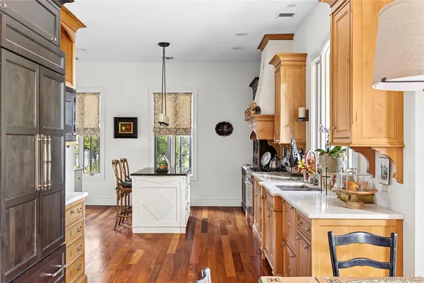 $1,795,000 | 19 Ridge Lane, Miller Place, NY 11764