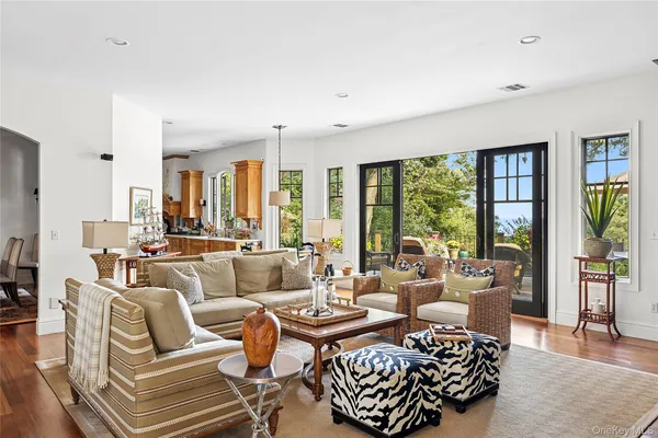 $1,795,000 | 19 Ridge Lane, Miller Place, NY 11764