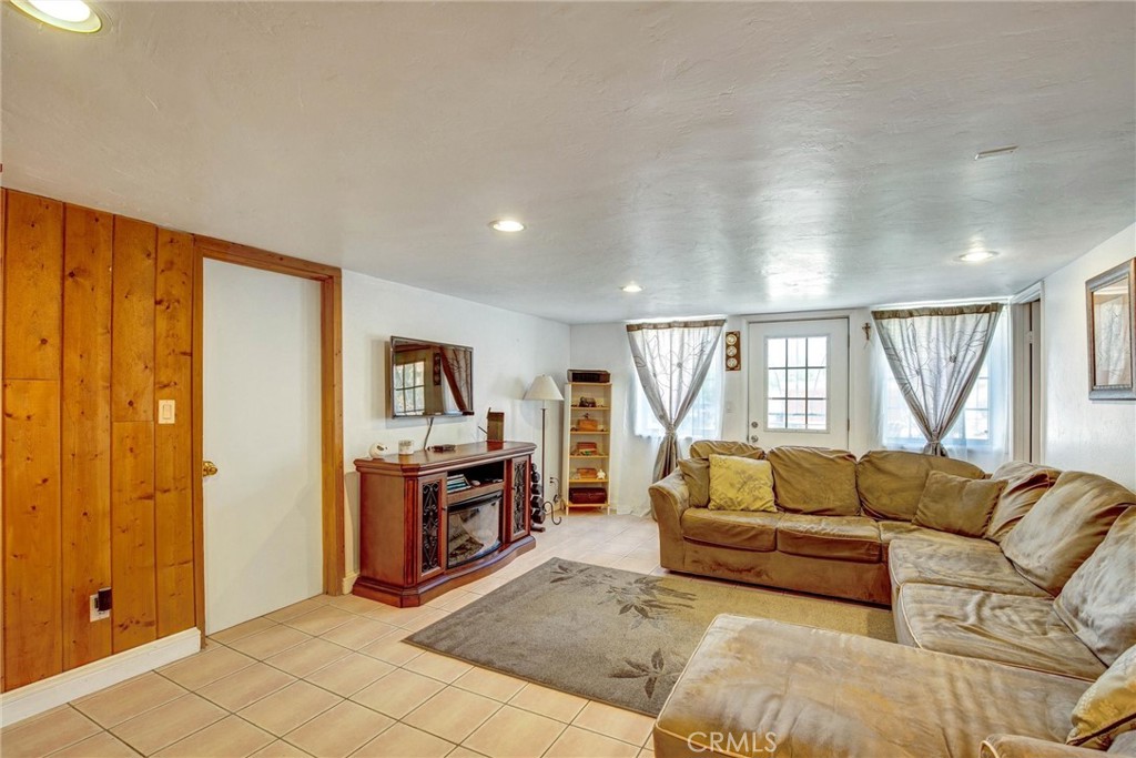 1026 Arnold Way Alpine, CA 91901 - Photo 58 of 69 Low Level Living area