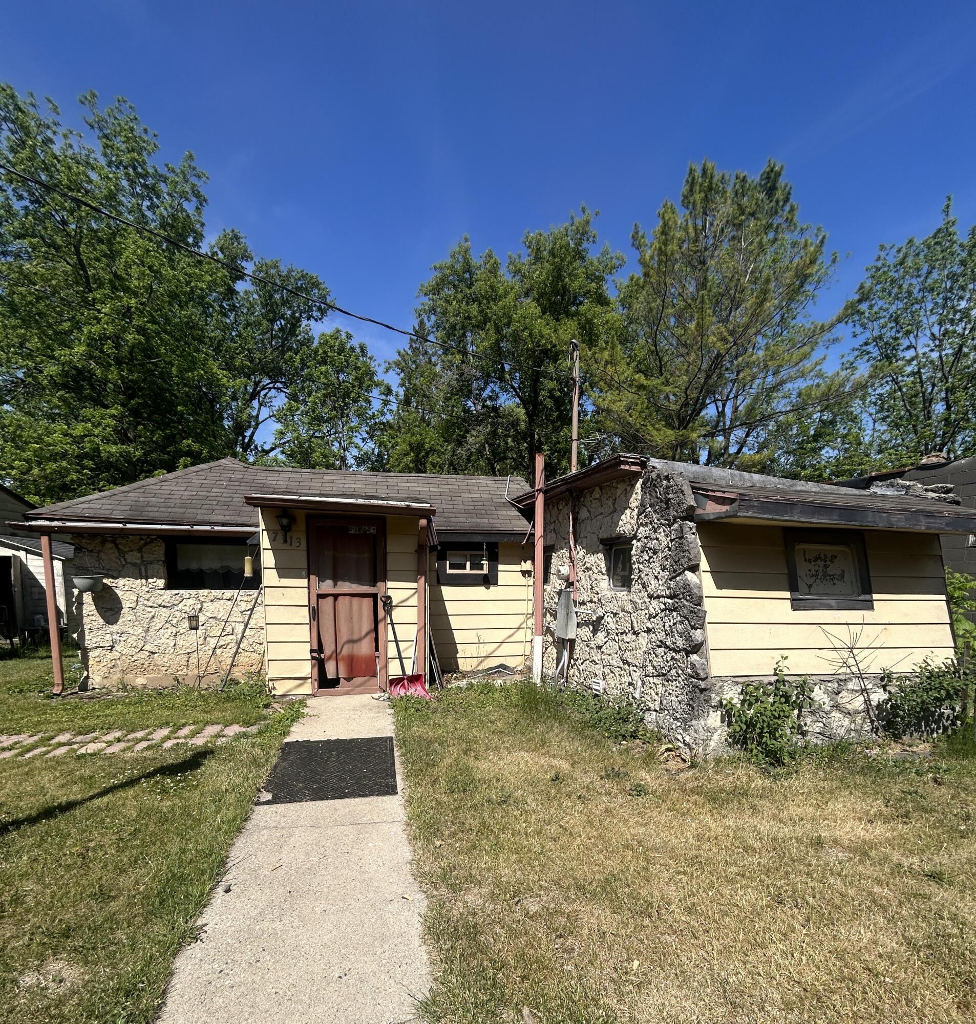 N7113 Honey Creek Road Spring Prairie, WI 53105 - Photo 1 of 16 Front