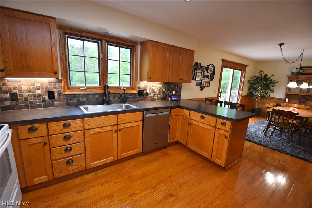 13087 Butternut Road Burton, OH 44021 - Photo 7 of 50