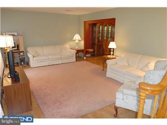 4 Schuh Road Princeton, NJ 08540 - Photo 4 of 10 Living Room