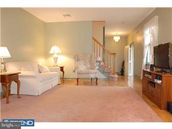4 Schuh Road Princeton, NJ 08540 - Photo 5 of 10 Living Room