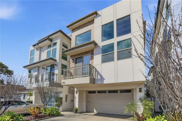 $2,099,999 | 1745 Spreckels Lane, Redondo Beach, CA 90278