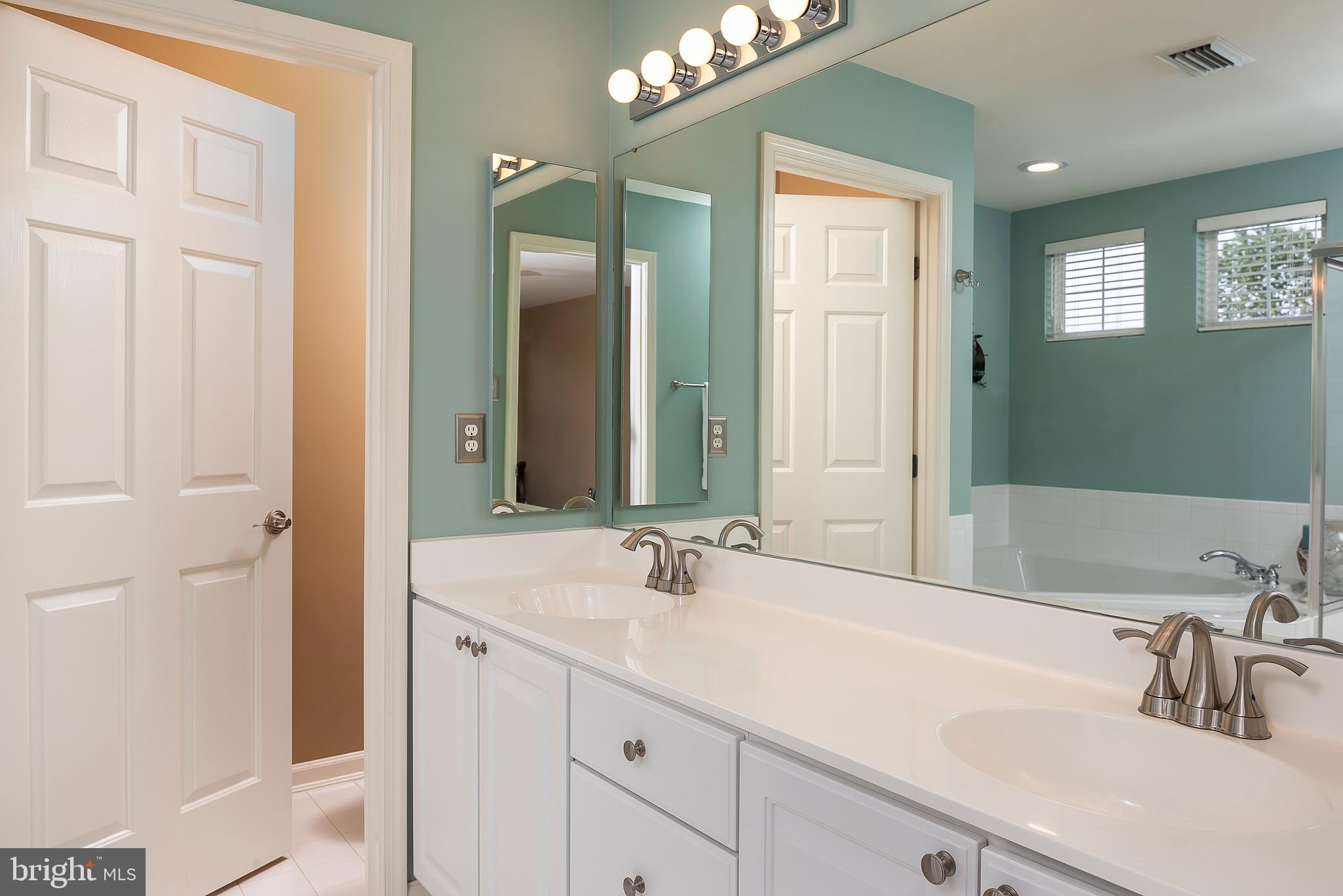 5917 Sandy Ridge Elkridge, MD 21075 - Photo 25 of 51 Primary Bathroom