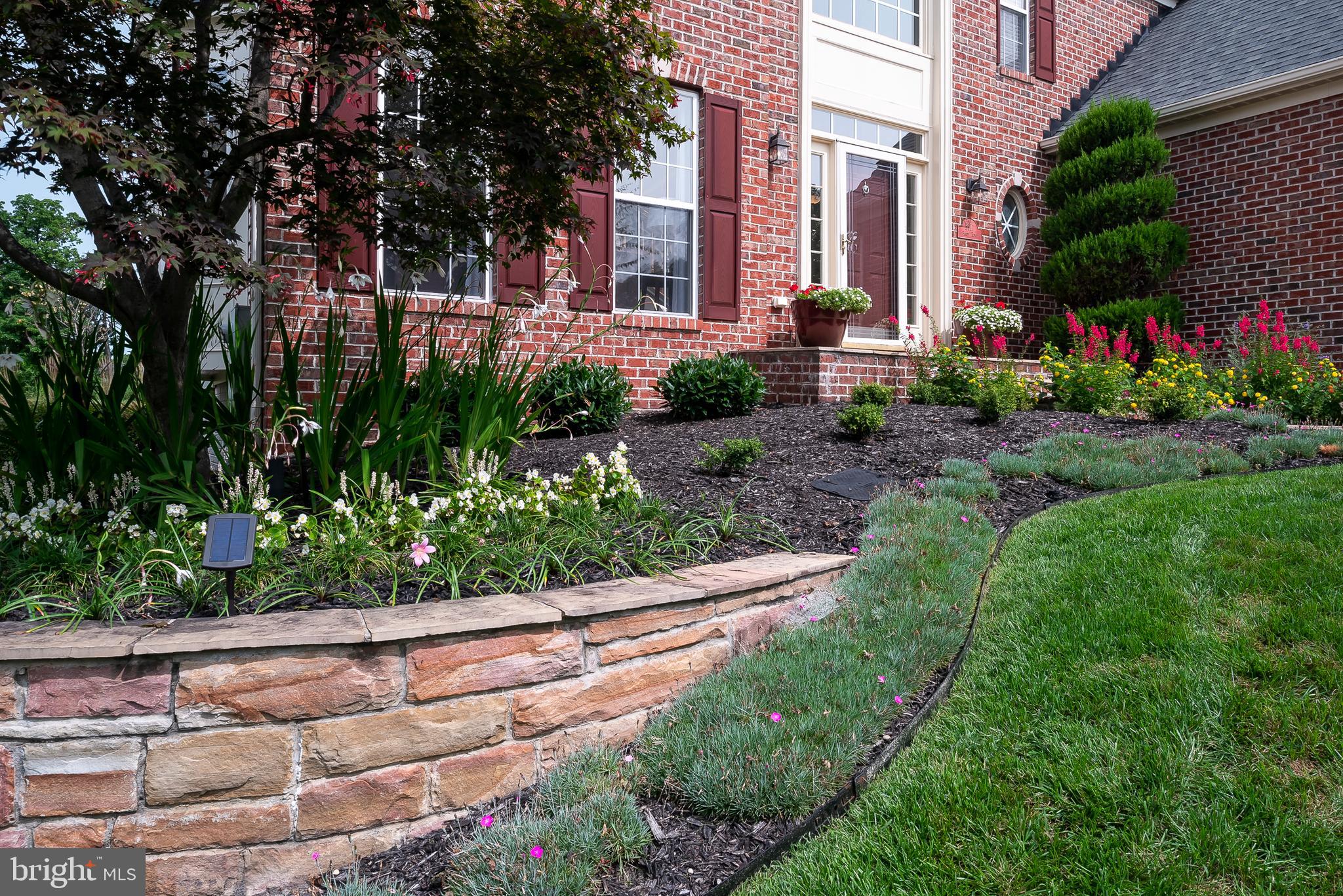 5917 Sandy Ridge Elkridge, MD 21075 - Photo 4 of 51 Front Garden