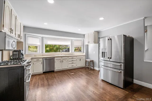 $874,999 | 23 Mahan Road, Old Bethpage, NY 11804