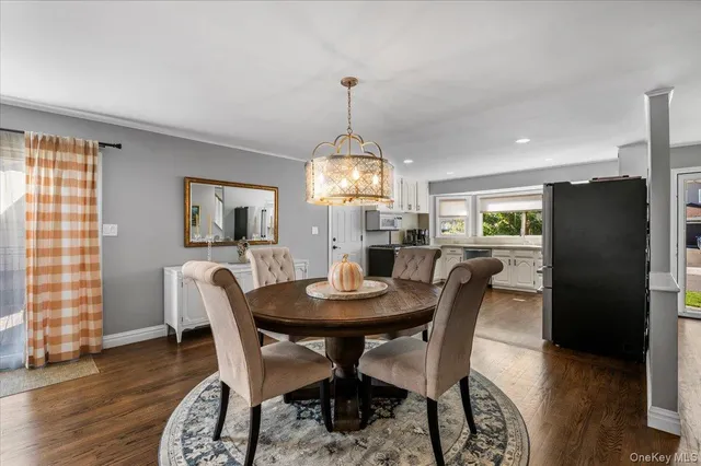 $874,999 | 23 Mahan Road, Old Bethpage, NY 11804