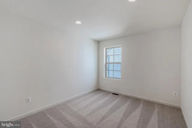 $2,500 | 162 Ludgate Manor, Falling Waters, WV 25419