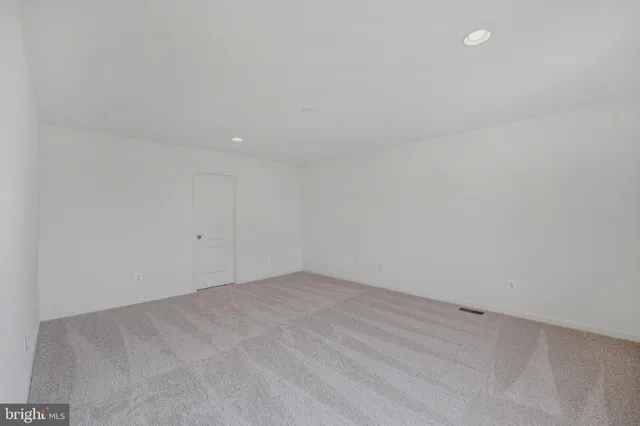 $2,500 | 162 Ludgate Manor, Falling Waters, WV 25419