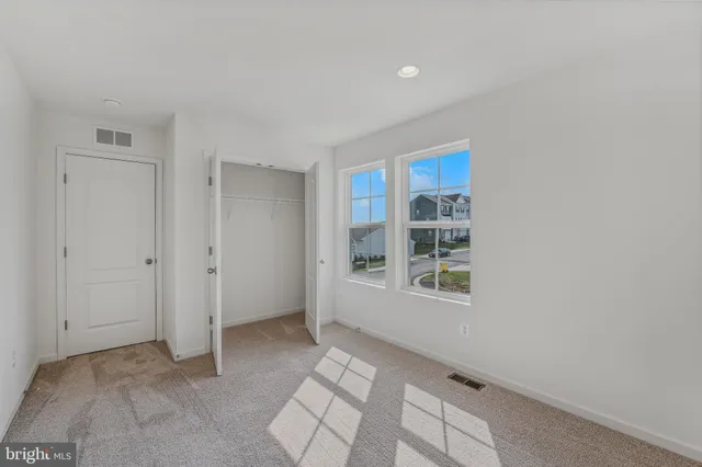 $2,500 | 162 Ludgate Manor, Falling Waters, WV 25419