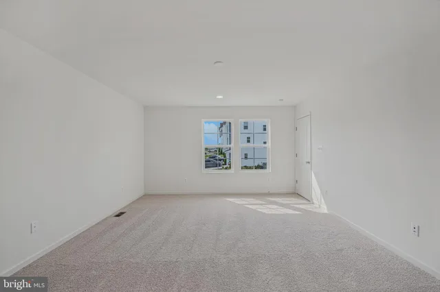 $2,500 | 162 Ludgate Manor, Falling Waters, WV 25419