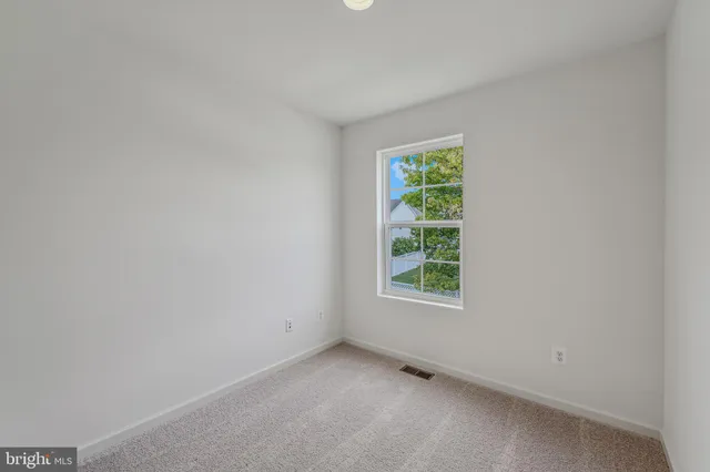 $2,500 | 162 Ludgate Manor, Falling Waters, WV 25419