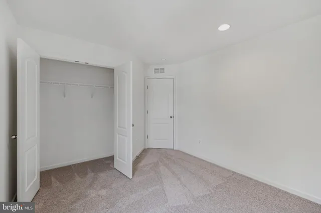 $2,500 | 162 Ludgate Manor, Falling Waters, WV 25419